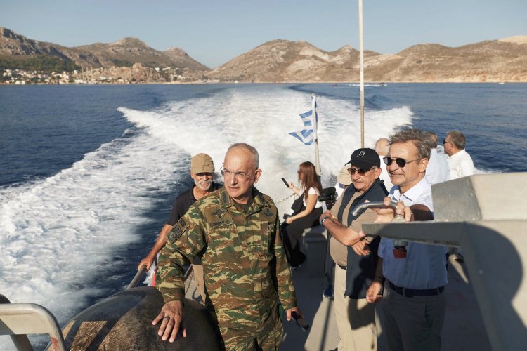 Mitsotakis Visits Stroggyli & Ro: Μητσοτάκης από το Καστελόριζο! Συμβολική επίσκεψη σε Στρογγύλη και Ρω!