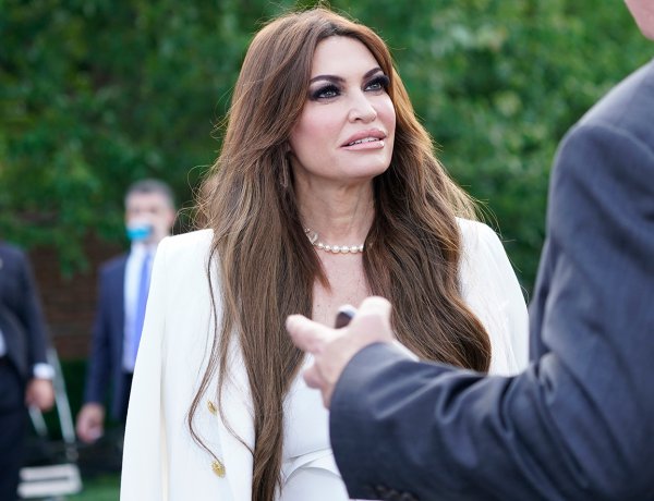 White House Ouster: Η Ουάσινγκτον ζήτησε την παραίτηση της πρέσβειρας των ΗΠΑ στην Αθήνα, Κίμπερλι Γκίλφοϊλ! Η ανακοίνωση του Λευκού Οίκου και η ευχή για «καλή τύχη»!