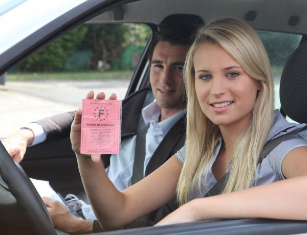 License Mandate: Δίπλωμα οδήγησης! Πότε λήγει το ροζ & ποιο είναι το κόστος!
