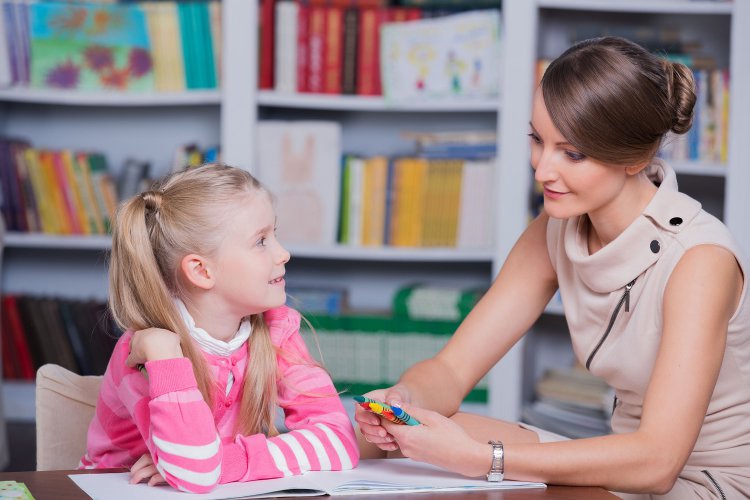 In-School Psycho-Social Support: Ψυχολόγοι στα σχολεία! Ρόλος, καθήκοντα και «κόκκινες γραμμές» - Ποιοι έργο προσφέρουν ψυχολόγοι στους μαθητές, σε ποιες περιπτώσεις τα παιδιά παραπέμπονται σε αρμόδιες υπηρεσίες & ο ρόλος των γονέων!