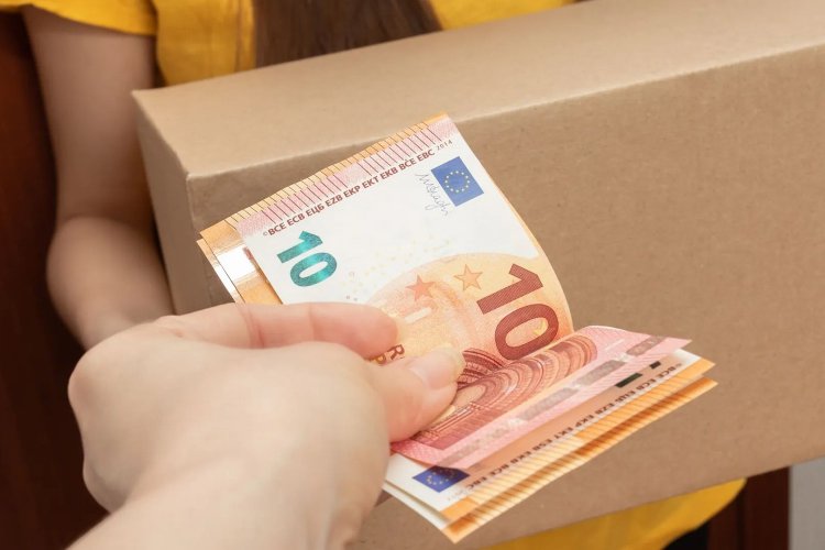 Policy Rollback: Αντικαταβολές! Αποσύρθηκε η διάταξη για υποχρεωτικές ηλεκτρονικές πληρωμές σε courier!